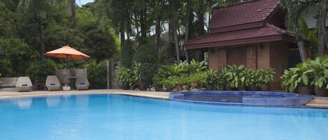 Outdoor pool, pool umbrellas, sun loungers