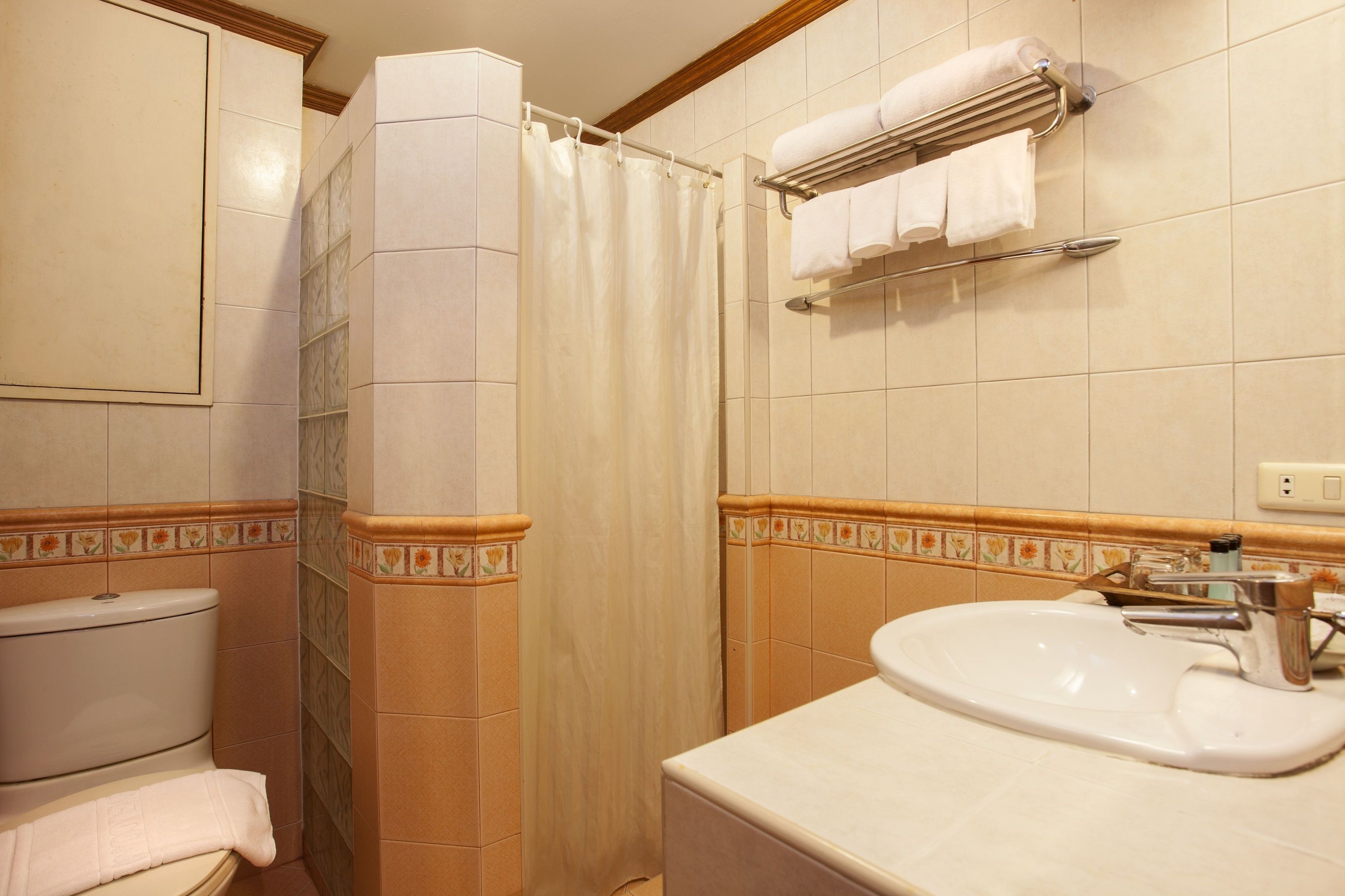 Photo - Safari Beach Hotel Patong