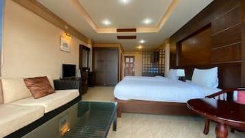 Superior-huone, 2 yhden hengen sänkyä, merinäköala | 1 makuuhuone, tallelokero huoneessa, työpöytä, äänieristys