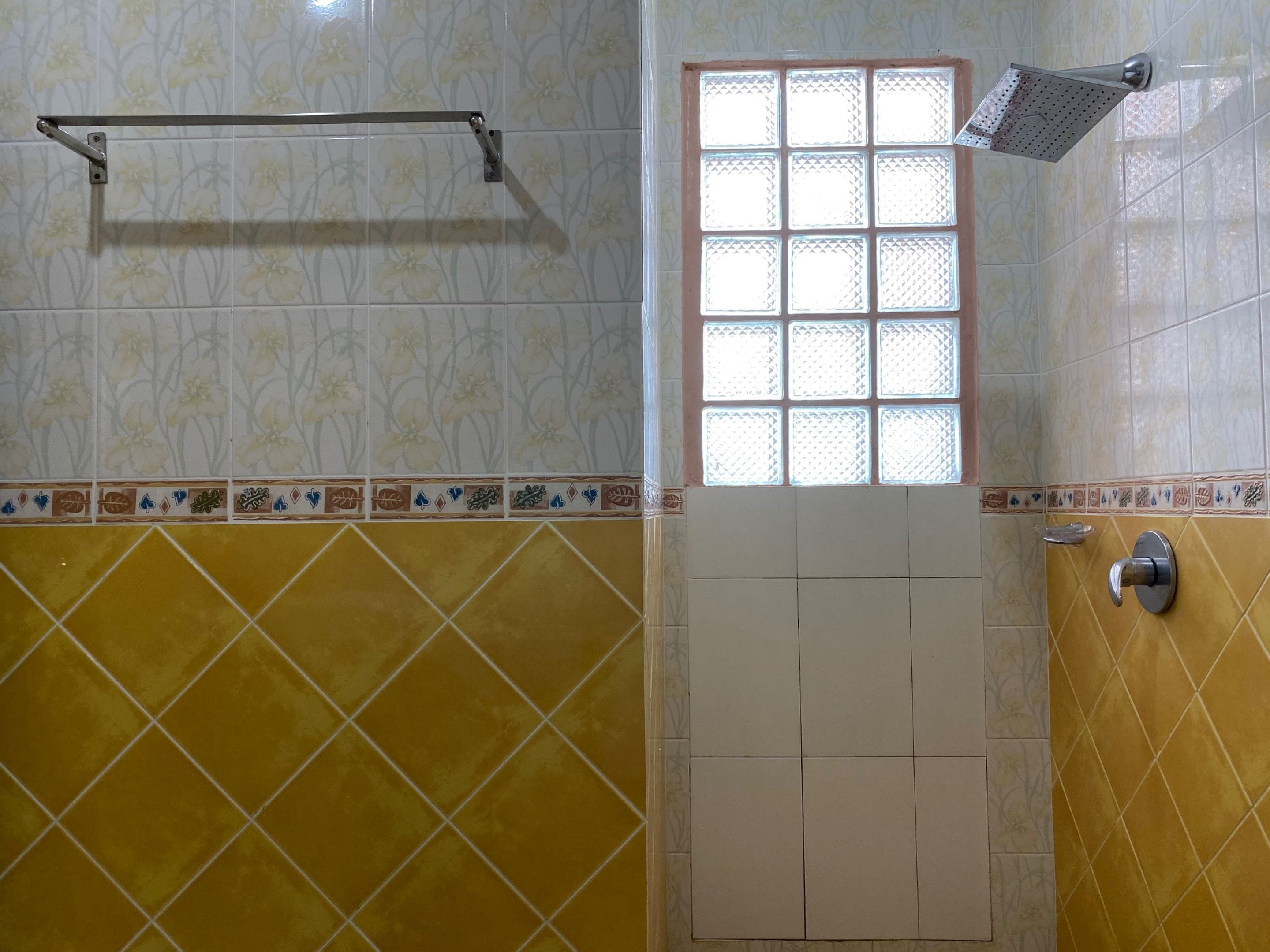 shower, rainfall showerhead, hair dryer, bidet