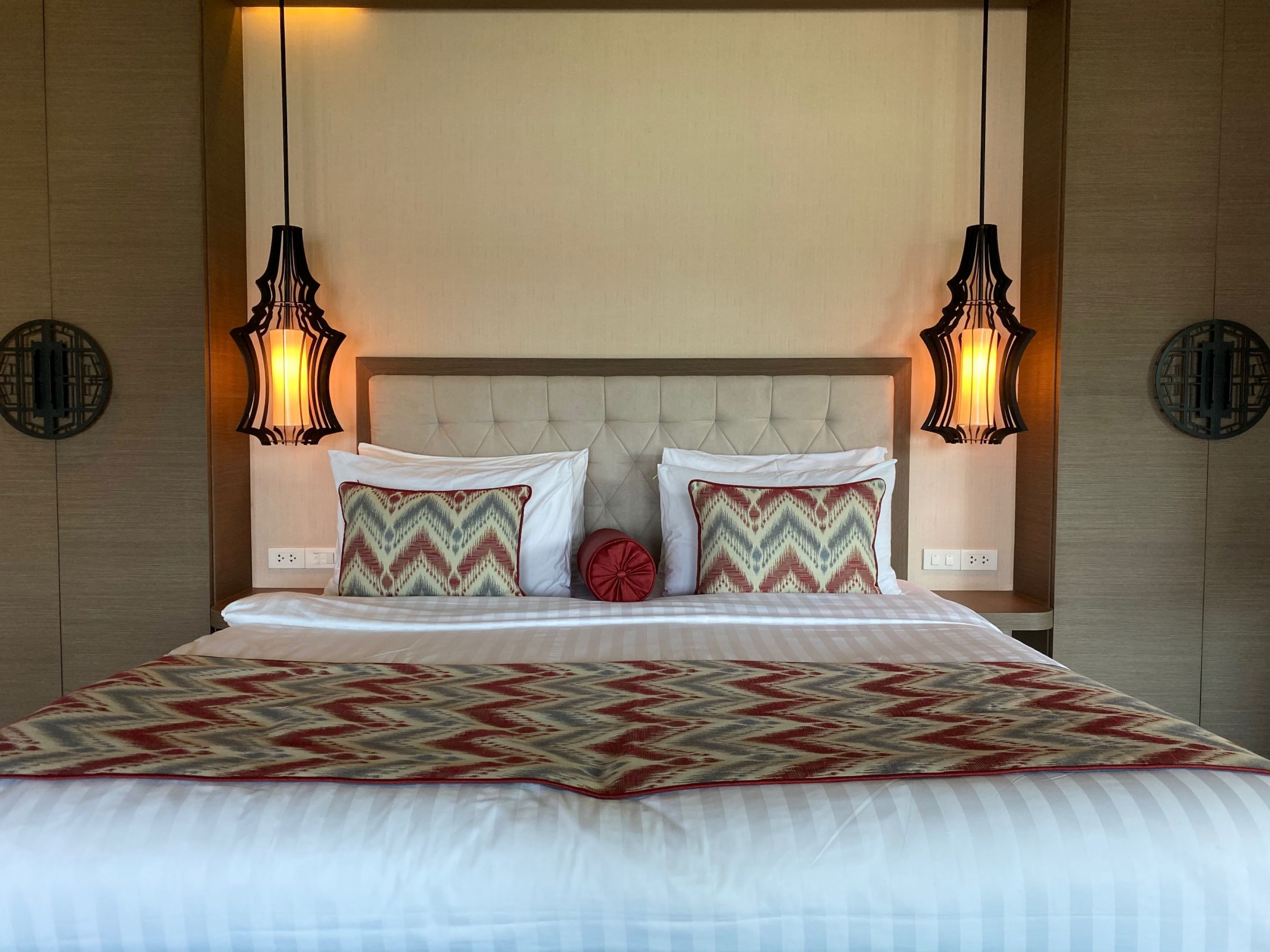 private pool villa 1 bedroom | in-room safe, desk, soundproofing, iron/ironing board