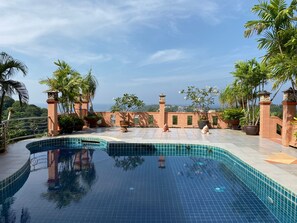 Outdoor pool - Baan Kongdee Sunset Resort (Karon)