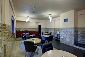 Breakfast, lunch, dinner served; Asian cuisine  - Arafa Inn (Bengaluru)