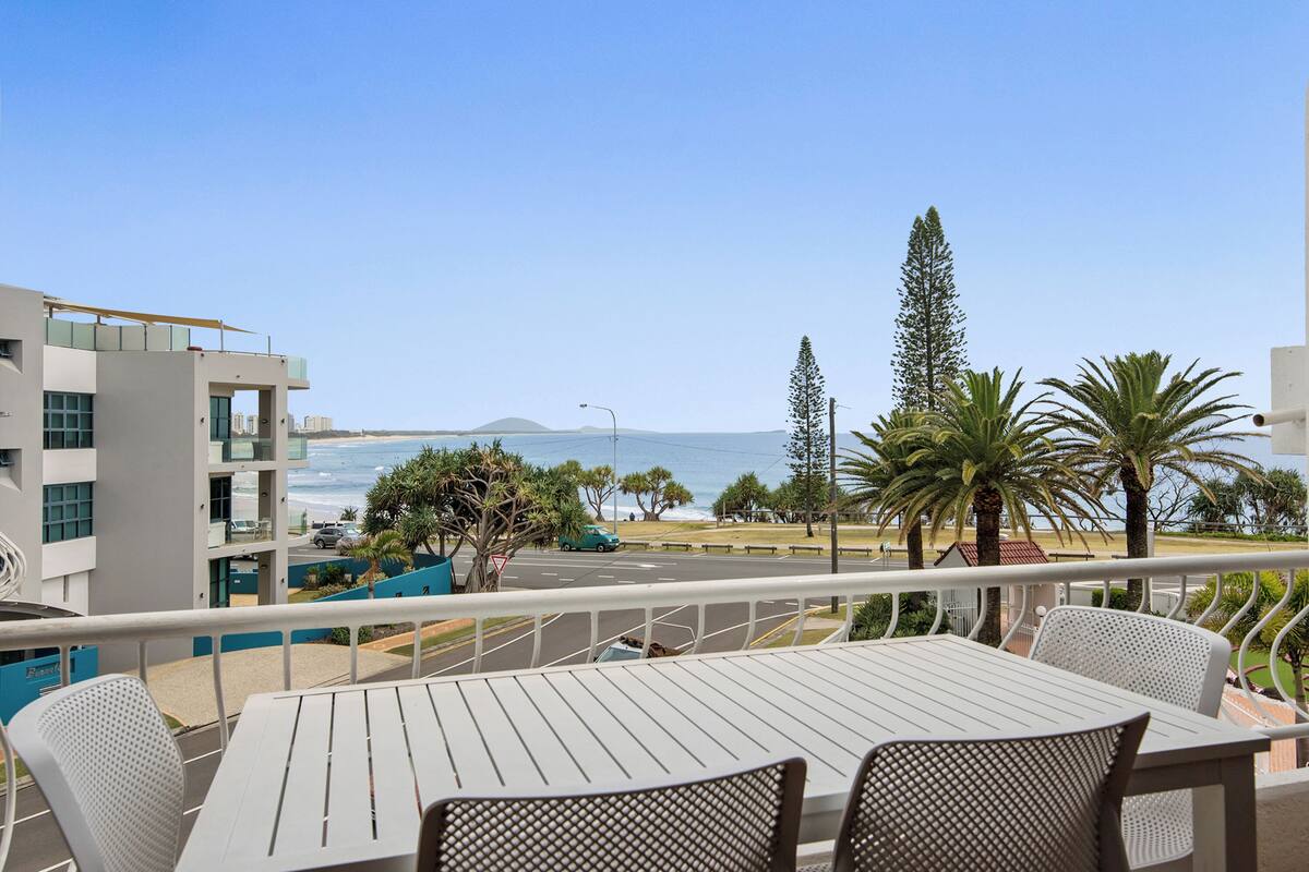 Premium Ocean View - Three Bedroom Apt | Balcony view