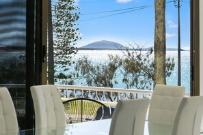 Premium Oceanview Superior 4 Bedroom Apt | Balcony