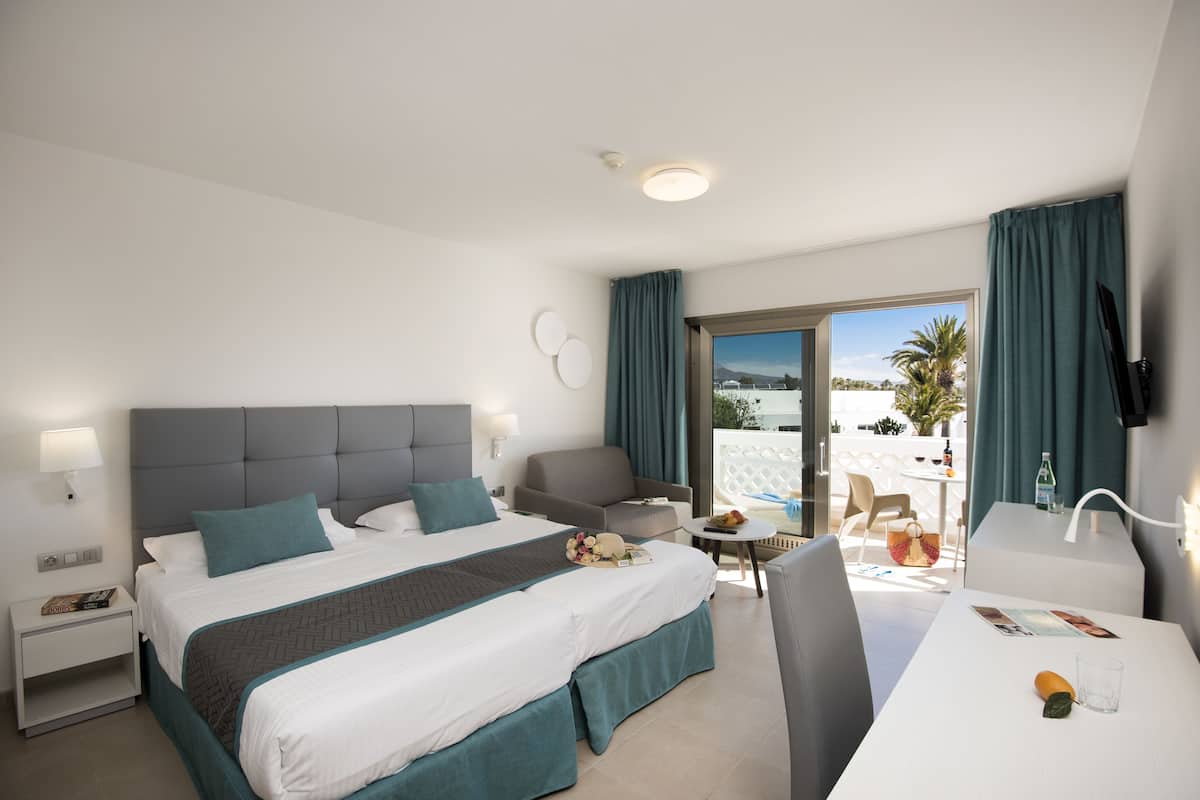 down duvets, minibar, in-room safe, desk