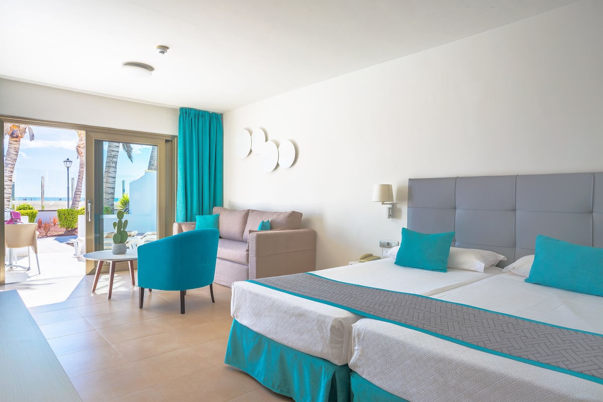 Down duvets, minibar, in-room safe, desk