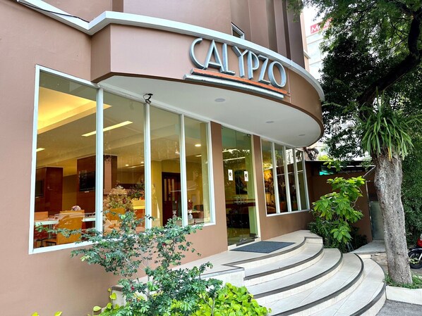 Exterior - Calypzo Bangkok (Bangkok)