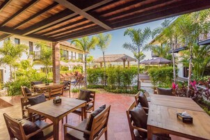 Breakfast, lunch, dinner served; Thai cuisine, pool views 