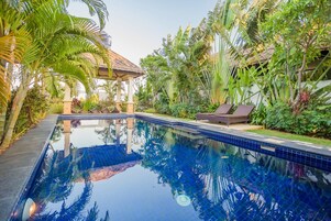 Outdoor pool, sun loungers