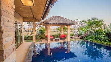 Outdoor pool, pool loungers