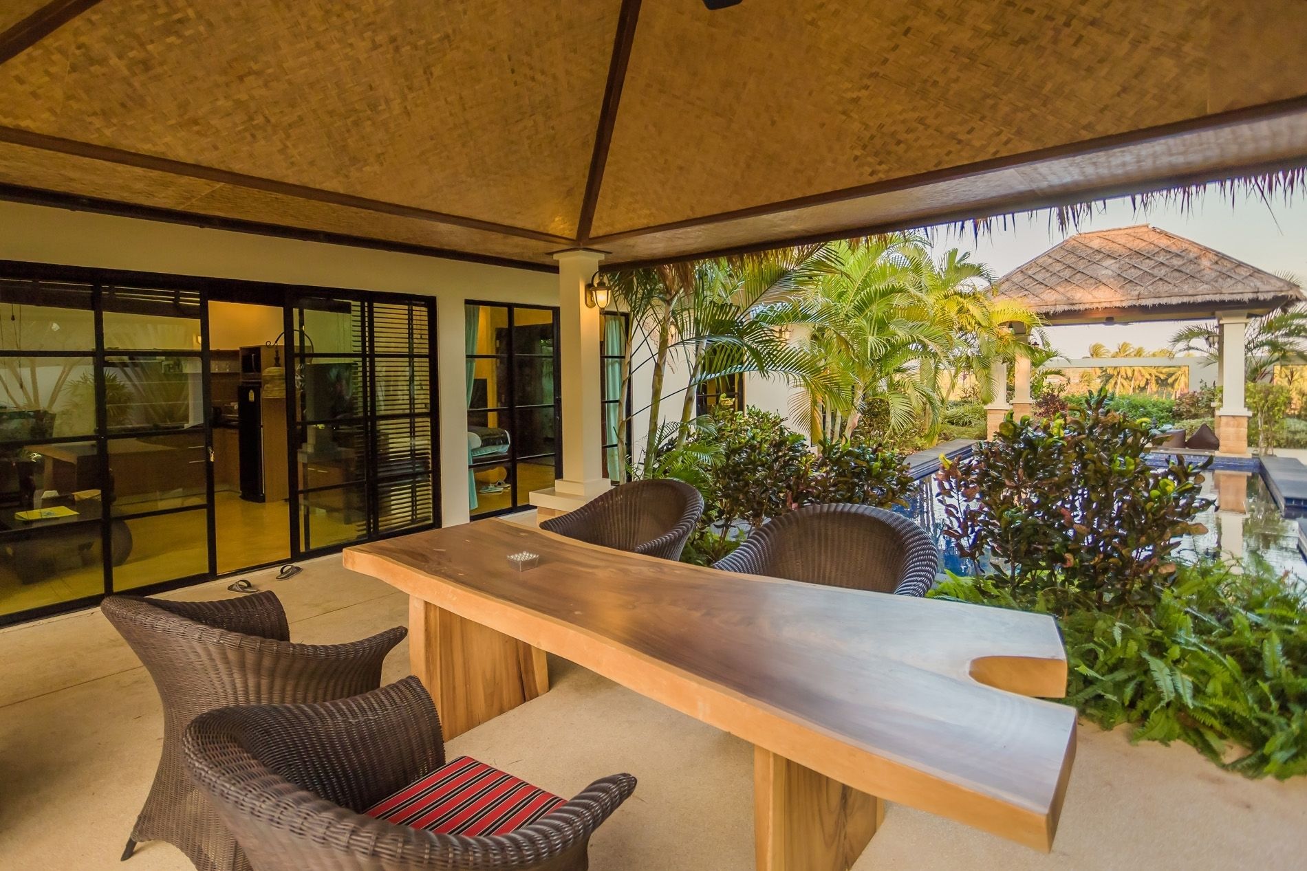 ลานระเบียง/นอกชาน