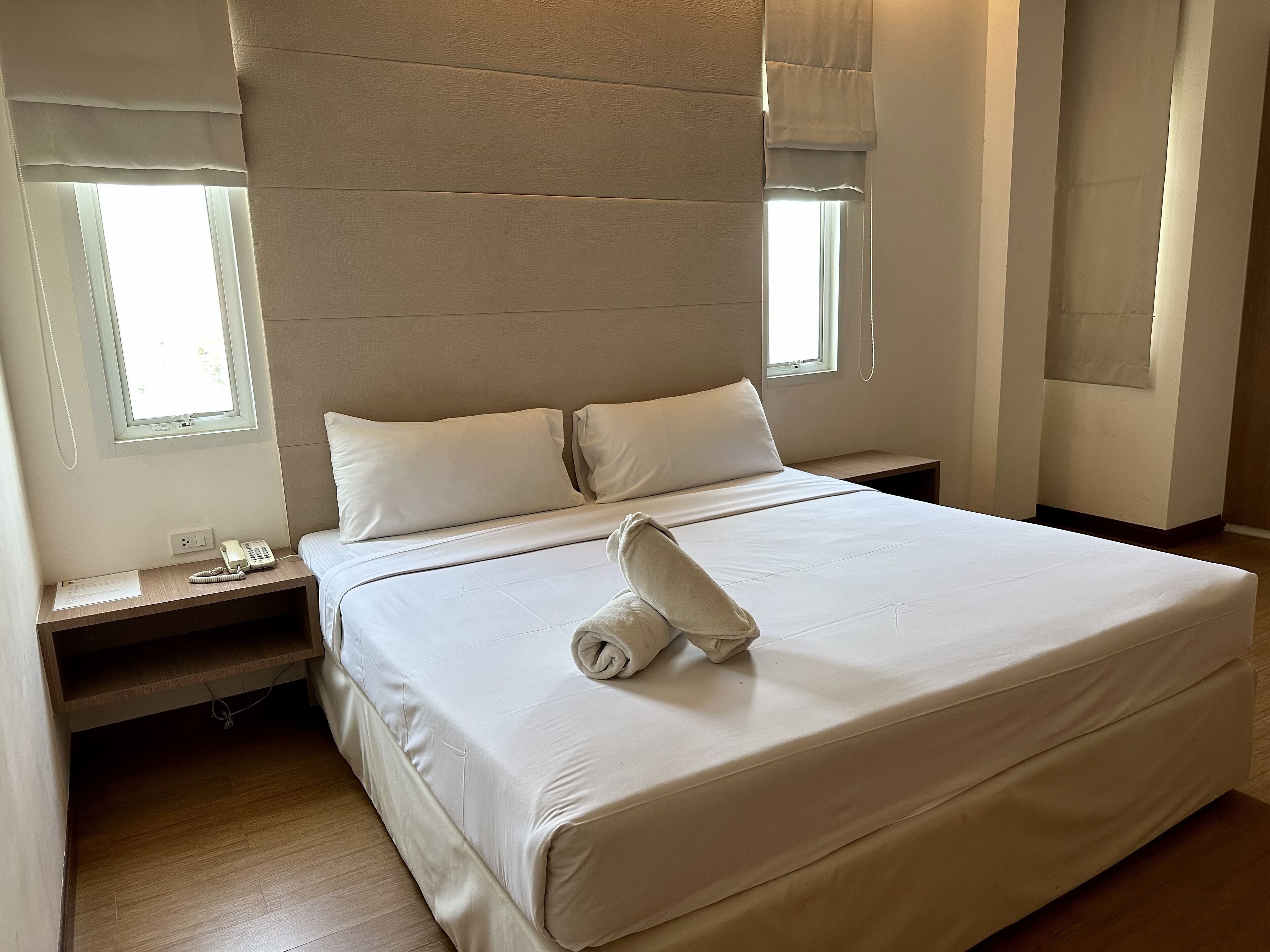 Deluxe Double Room | Minibar, desk, blackout drapes, free WiFi