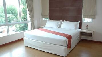 Minibar, desk, blackout drapes, free WiFi