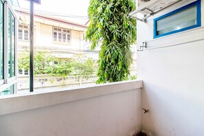 Standard Room | Balcony view - Riski Residence Bangkok-noi (Bangkok)