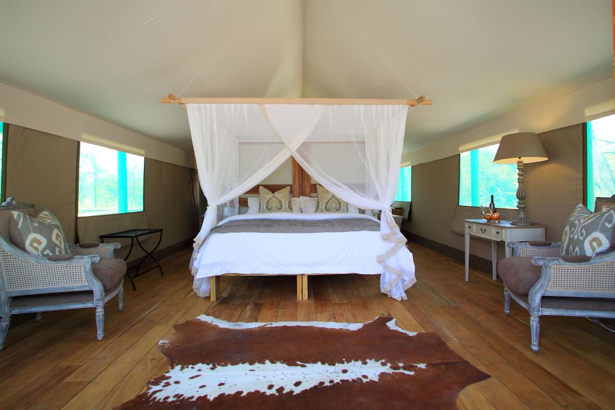 Luxury Tented Suite | Biancheria da letto di alta qualità, una cassaforte in camera, lenzuola