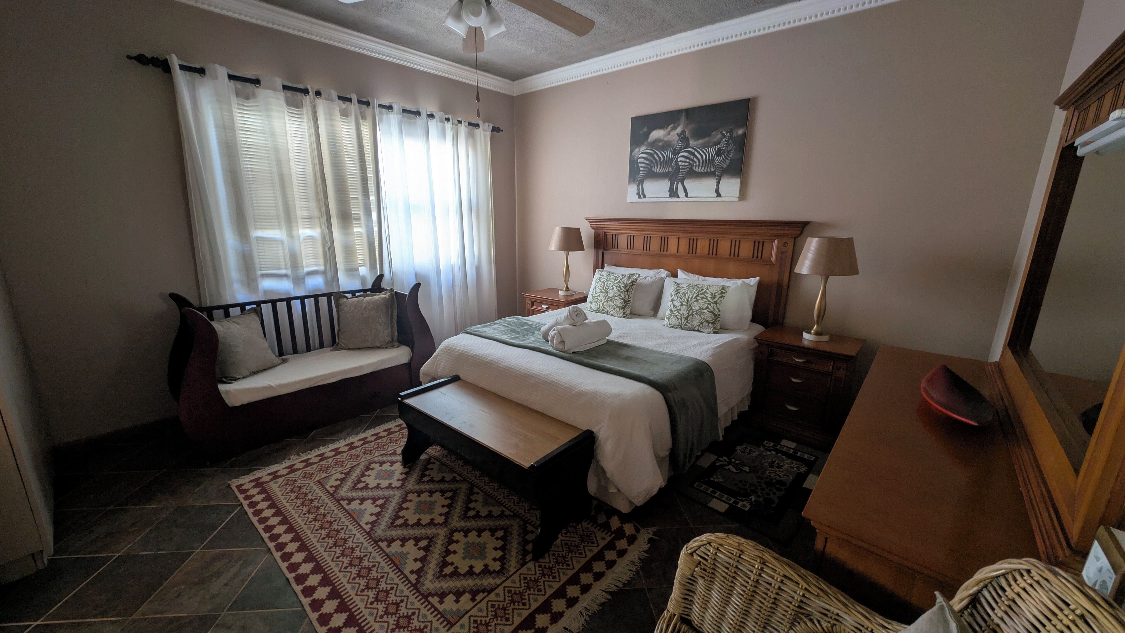 Tallelokero huoneessa, yksilöllisesti sisustettu, äänieristys