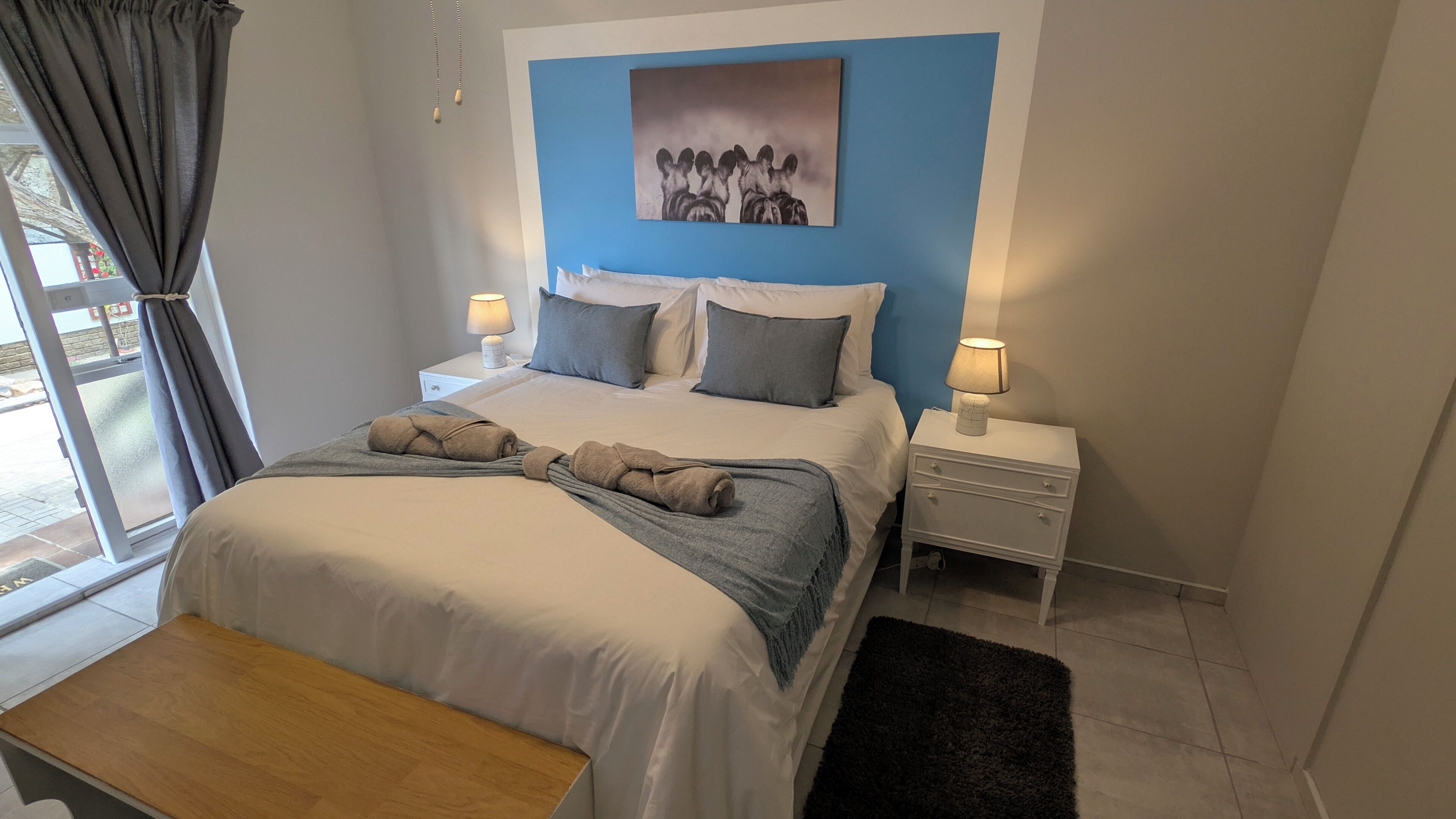 Phòng đôi Deluxe | Két bảo mật tại phòng, trang trí khác biệt, phòng cách âm 