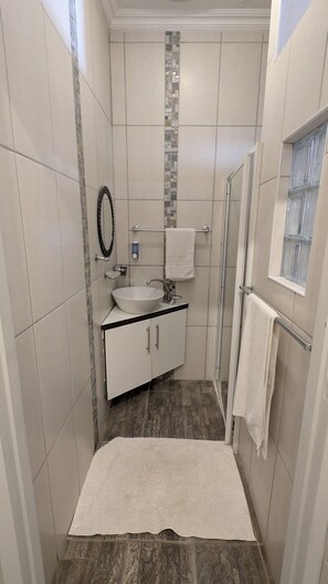 Comfort-Doppelzimmer | Badezimmer