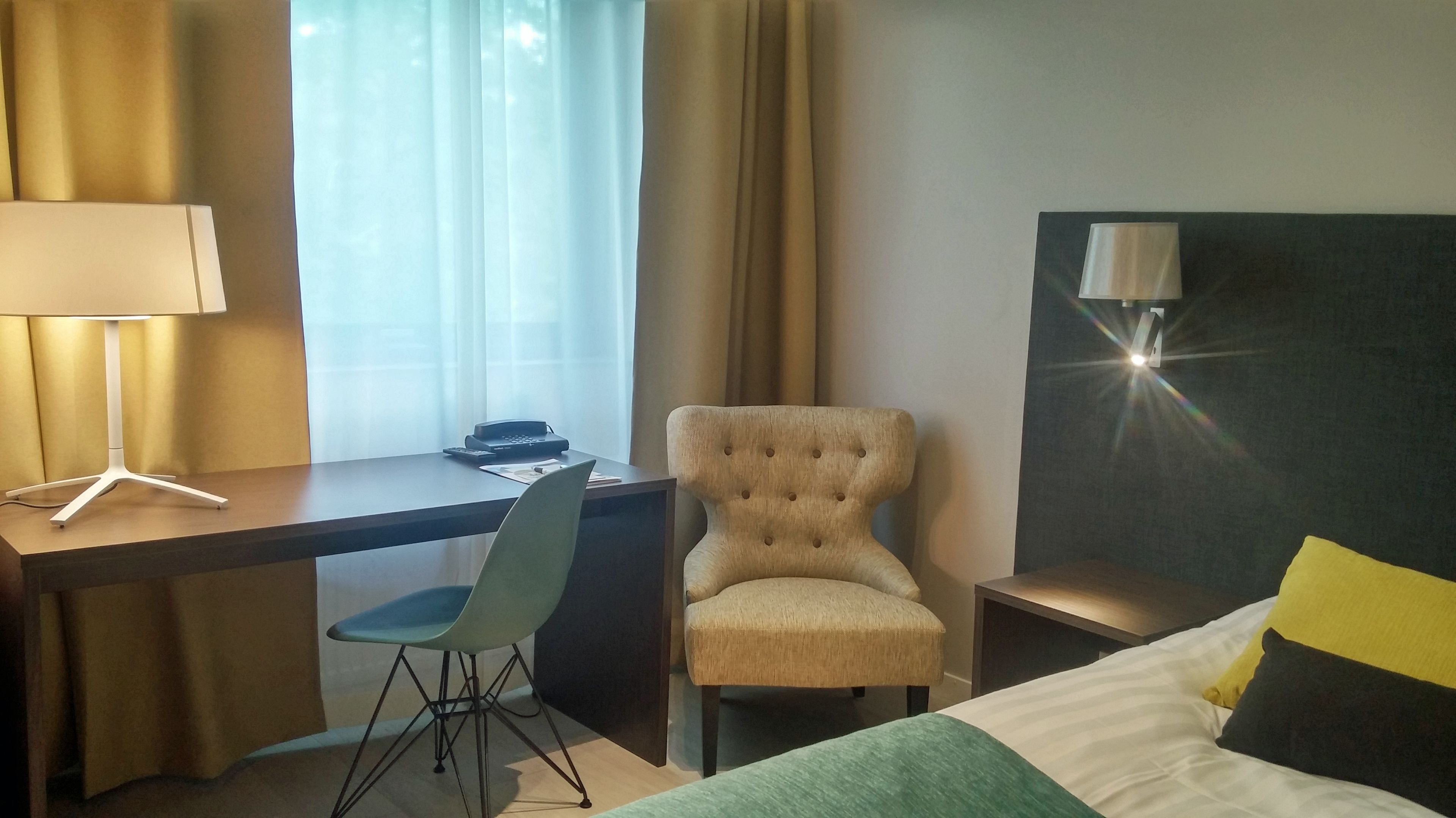 single room | 1 bedroom, in-room safe, free wifi, bed sheets