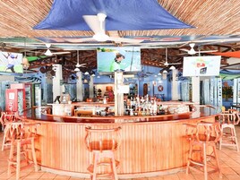 Bar (en el alojamiento)