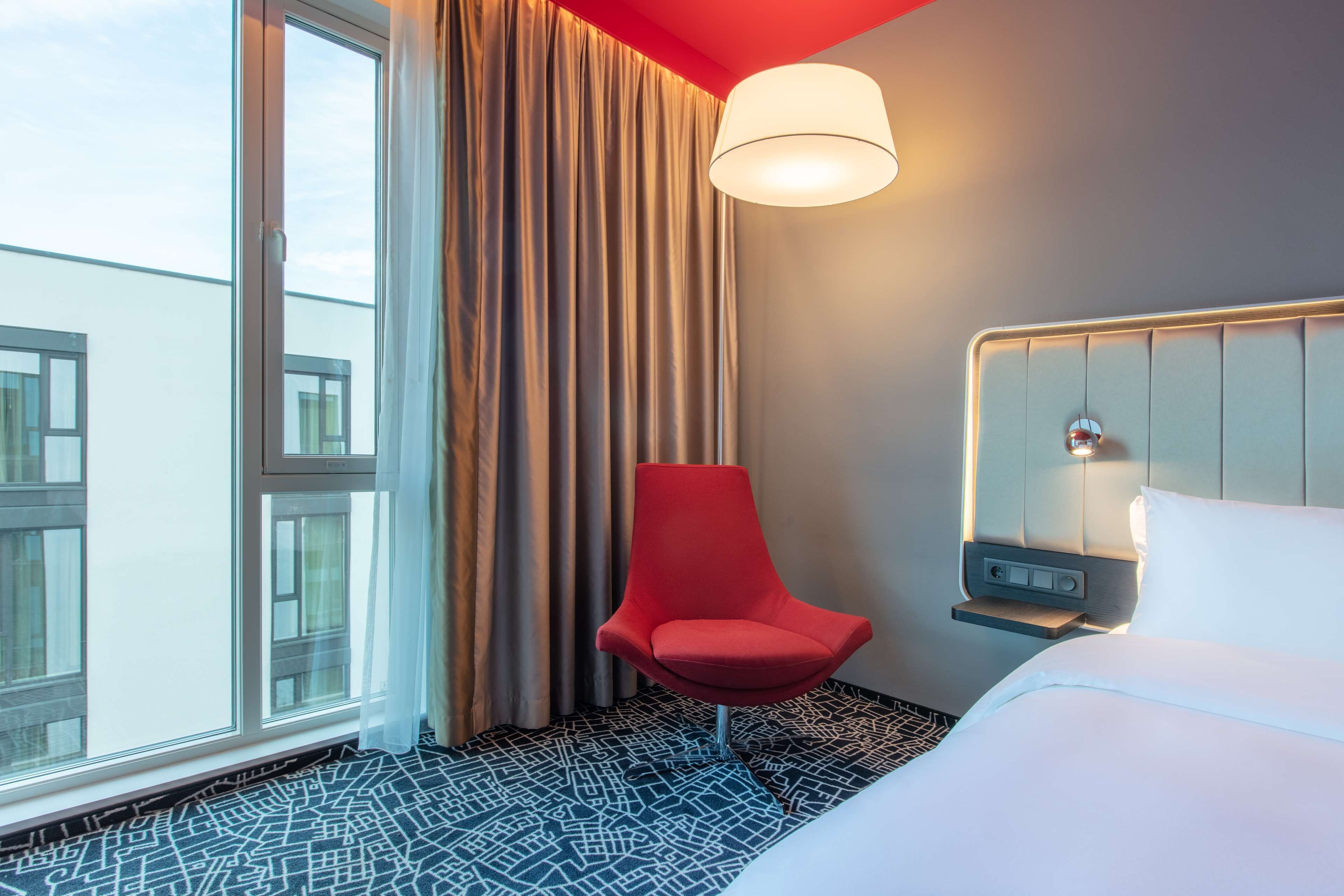 standard room | in-room safe, desk, soundproofing, free cots/infant beds