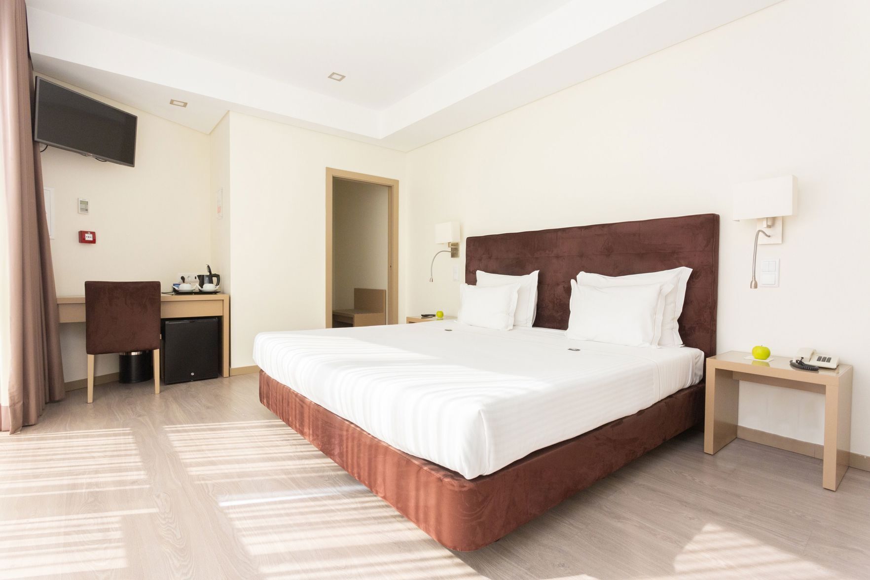 In-room safe, individually decorated, individually furnished, desk
