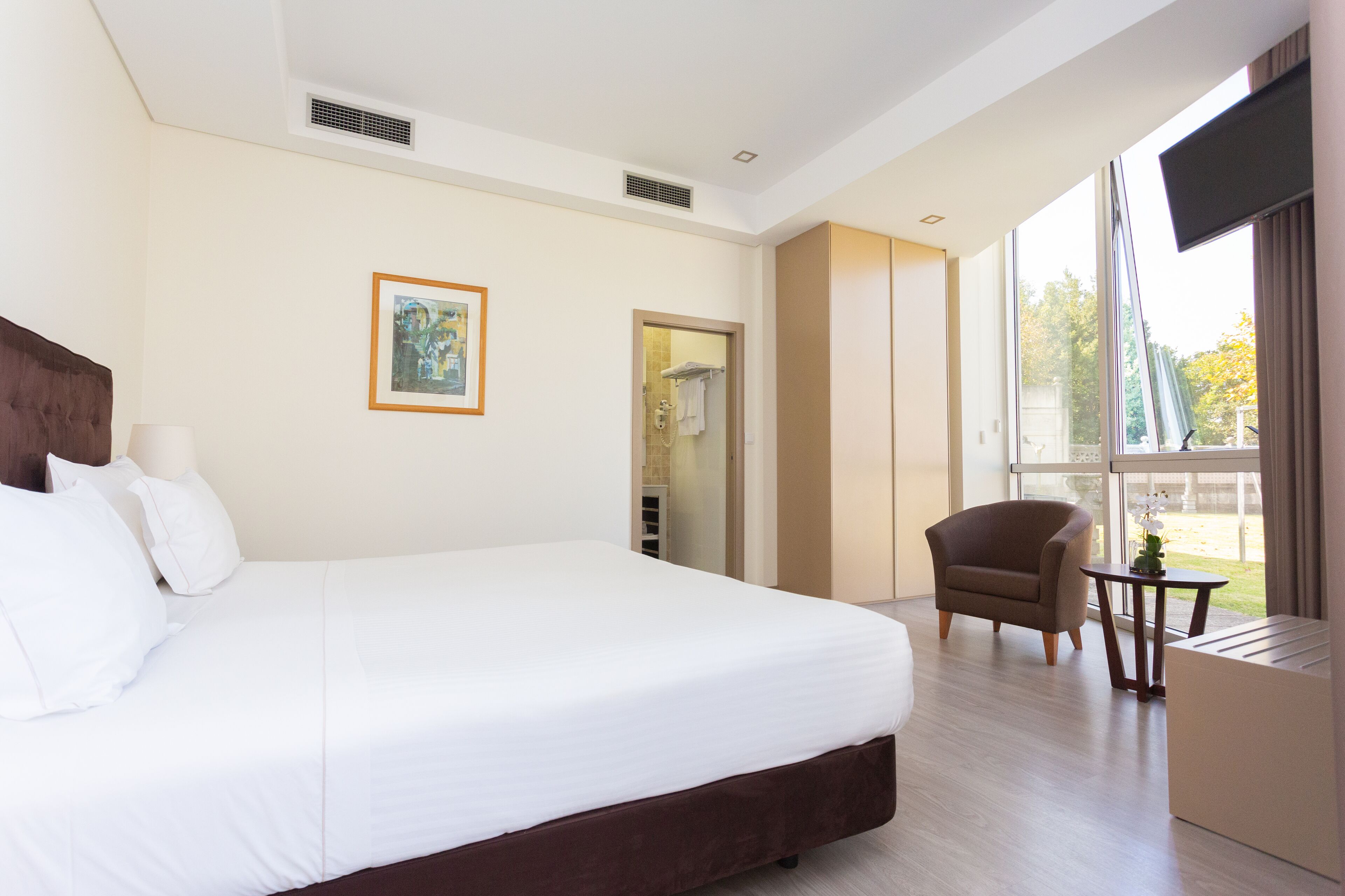 standard double or twin room, garden view, garden area | 1 bedroom, in-room safe, individually decorated, individually furnished