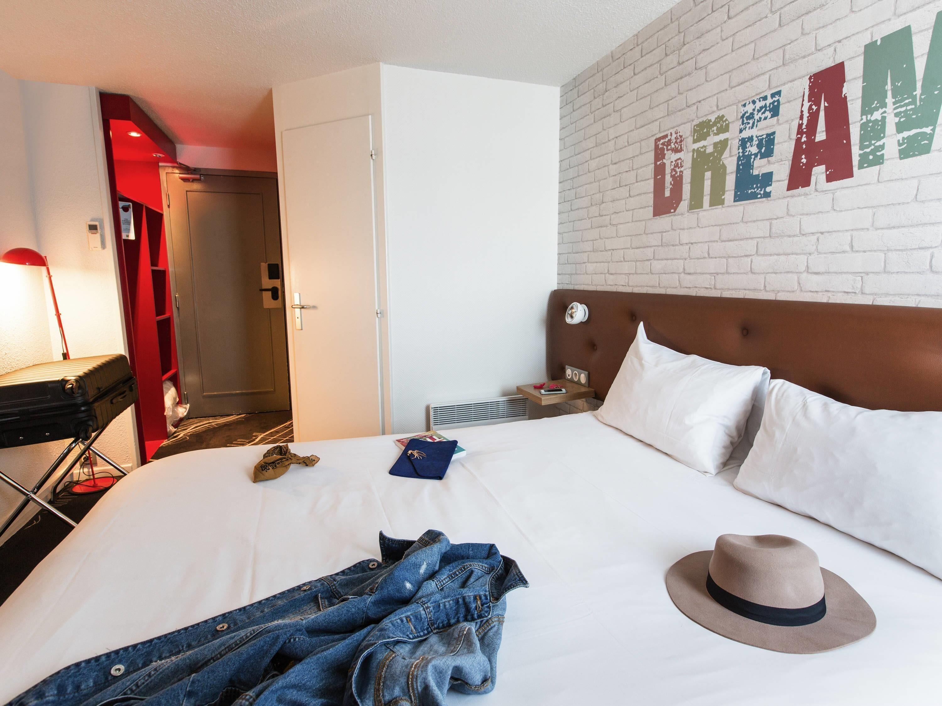 Standard Room, 1 Double Bed | Premium bedding, pillowtop beds, individually furnished, desk
