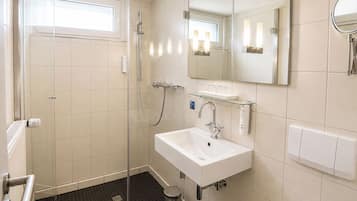 Allergikerbettwaren, kostenlose Minibar, Schreibtisch, kostenloses WLAN