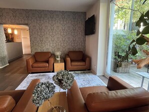 Lobby sitting area - DORMERO Hotel Essen (Essen)
