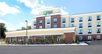 Holiday Inn Express & Suites Geneva Finger Lakes, an IHG Hotel