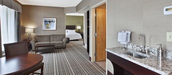 Holiday Inn Express & Suites Geneva Finger Lakes by IHG