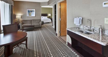 Holiday Inn Express & Suites Geneva Finger Lakes by IHG