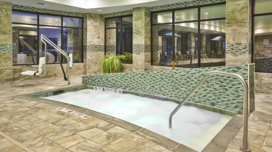 Holiday Inn Express & Suites Geneva Finger Lakes by IHG