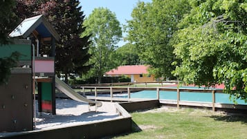 Childrenâs play area â outdoor