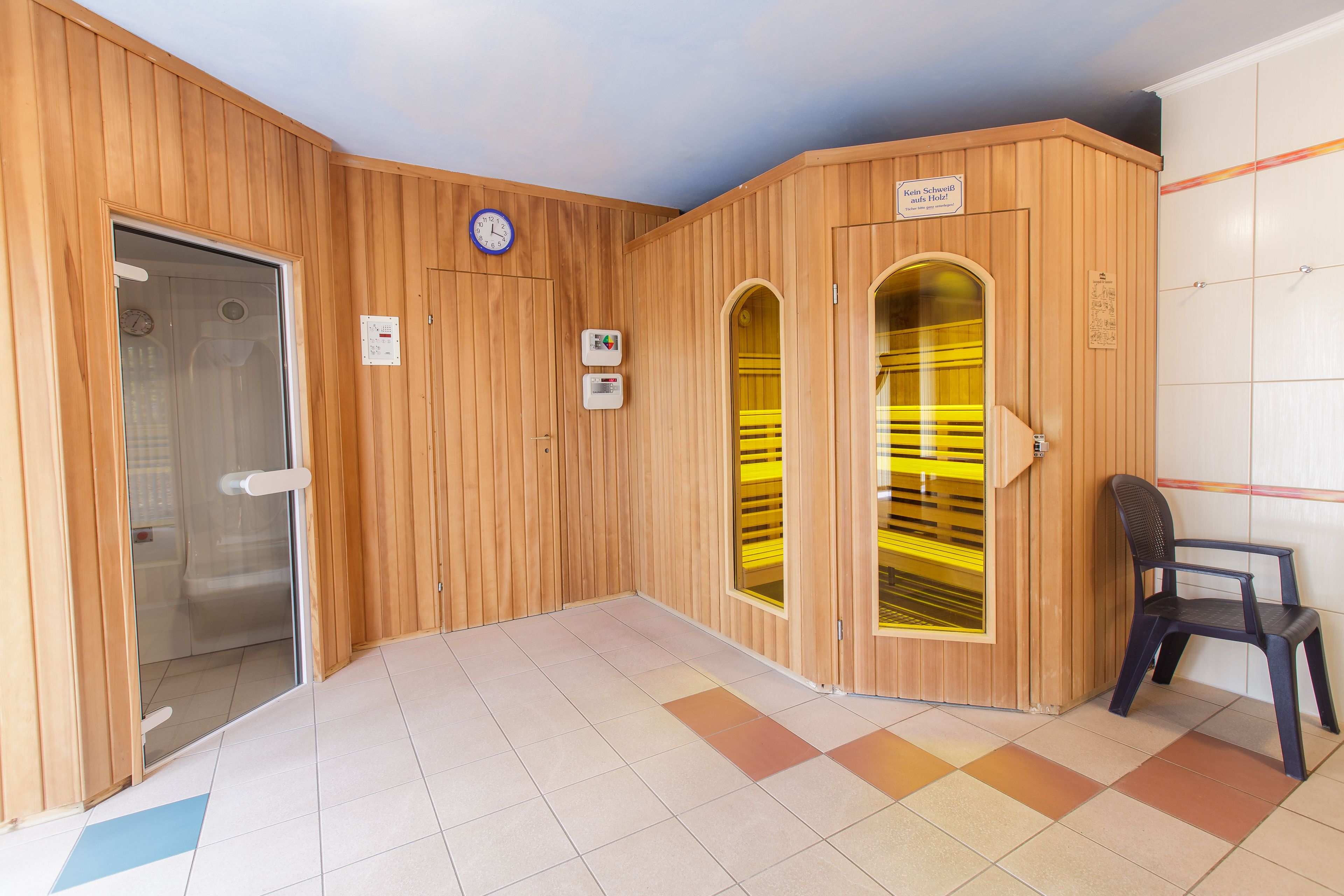 sauna, body treatments, body wraps, body scrubs, facials