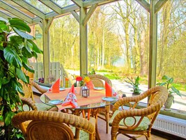 Lunch, dinner served; Regional cuisine, alfresco dining 