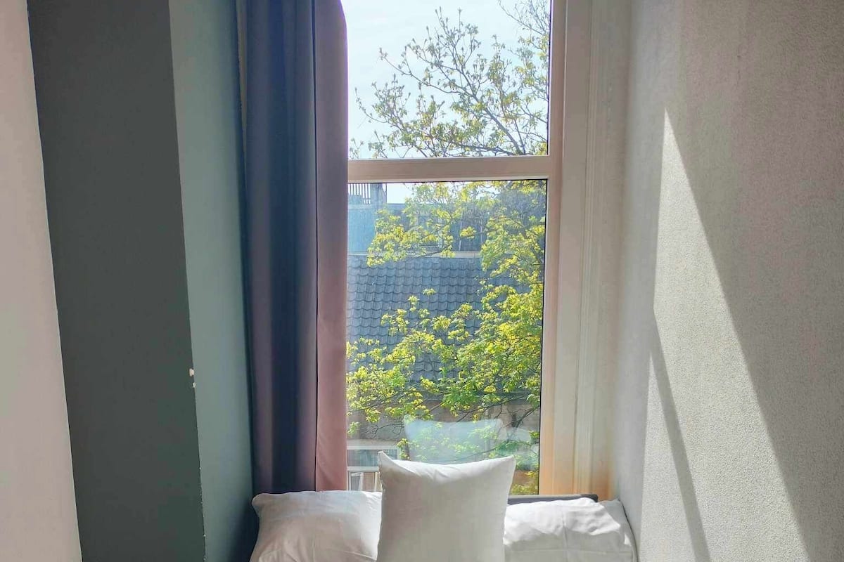 Double Room, Shared Bathroom | Individually decorated, free WiFi, bed sheets
