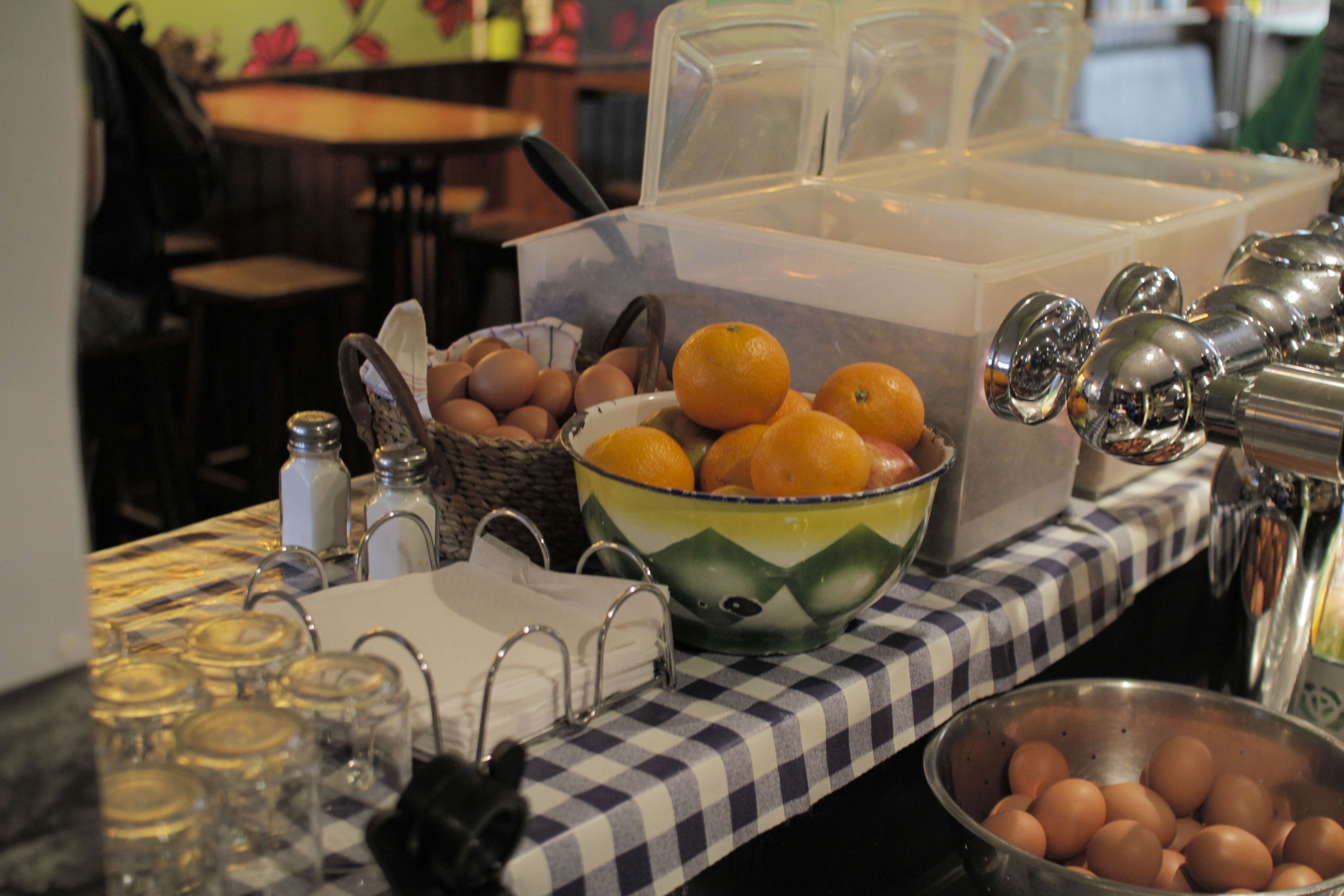 Daily continental breakfast (EUR 7 per person)