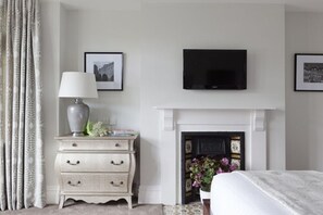 Superior Room | 6 bedrooms, Egyptian cotton sheets, premium bedding, down duvets - 2 Crescent Gardens (Bath)