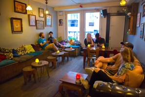 Lounge - The Flying Pig Downtown Youth Hostel (Amsterdam)