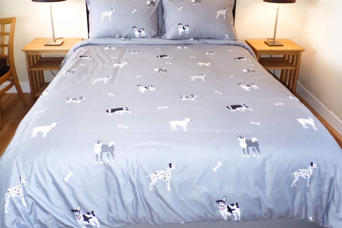 Dog Cottage - 1 queen bed - 1 Room | Rollaway beds (surcharge), WiFi (free), individually decorated