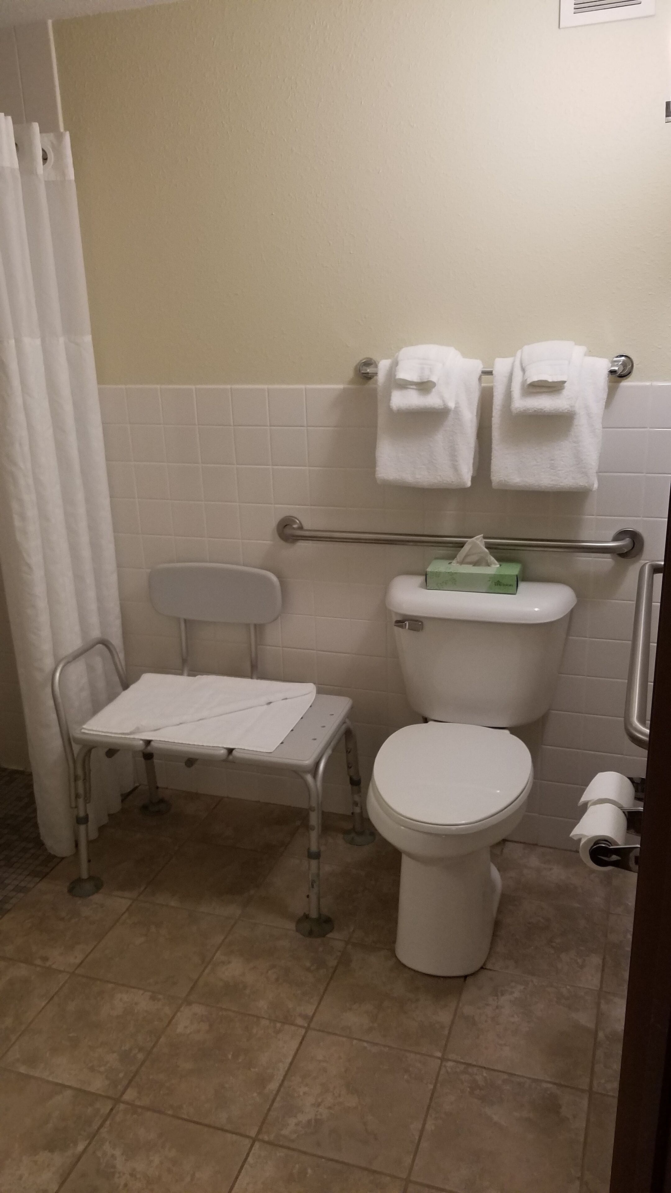 room, 1 king bed, accessible, non smoking | bathroom | combined shower/bathtub, hair dryer, towels