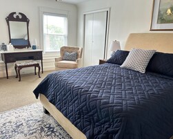 Third Floor Queen Suite | Desk, laptop workspace, iron/ironing board, free WiFi