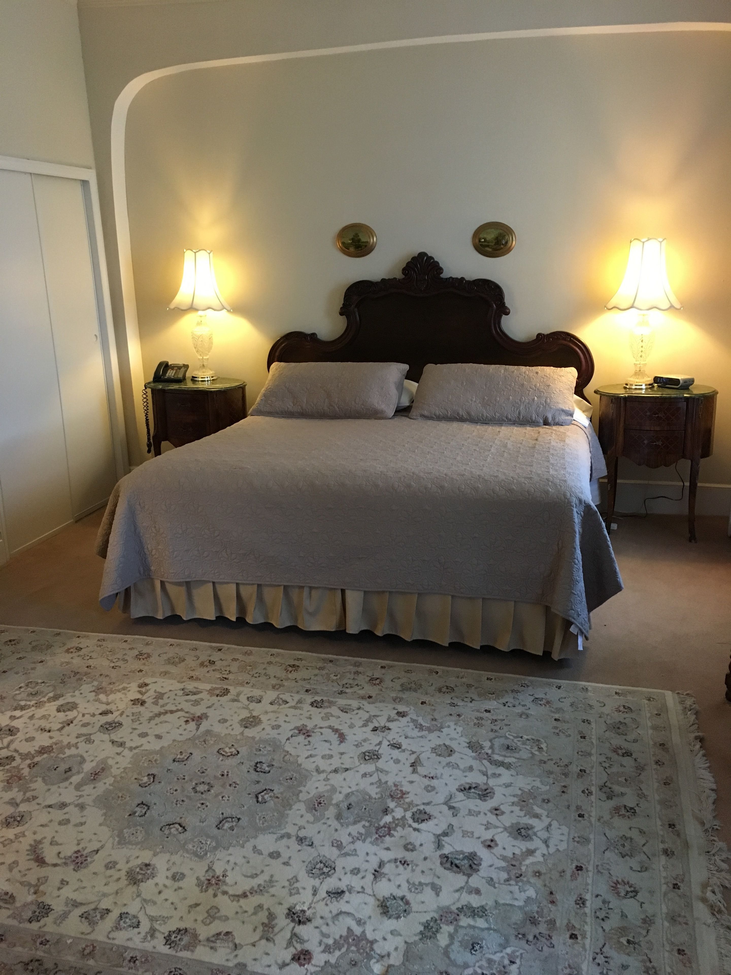 deluxe suite, 1 king bed, refrigerator & microwave, ground floor | 1 bedroom, desk, laptop workspace, iron/ironing board