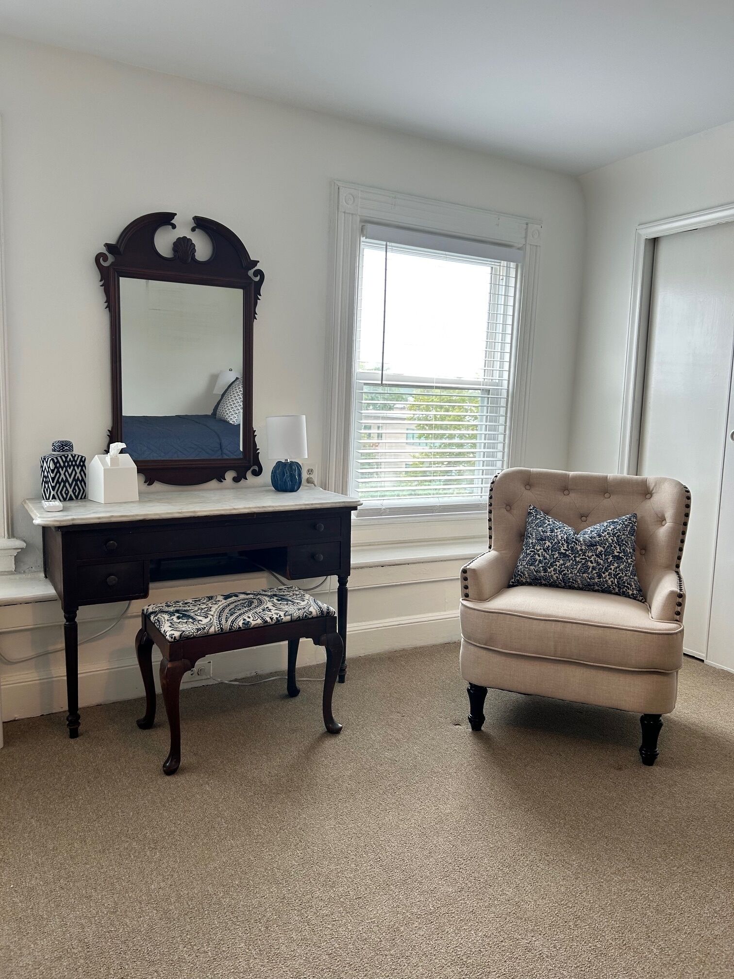 Third Floor Queen Suite | Escritorio y espacio para trabajar con un portátil