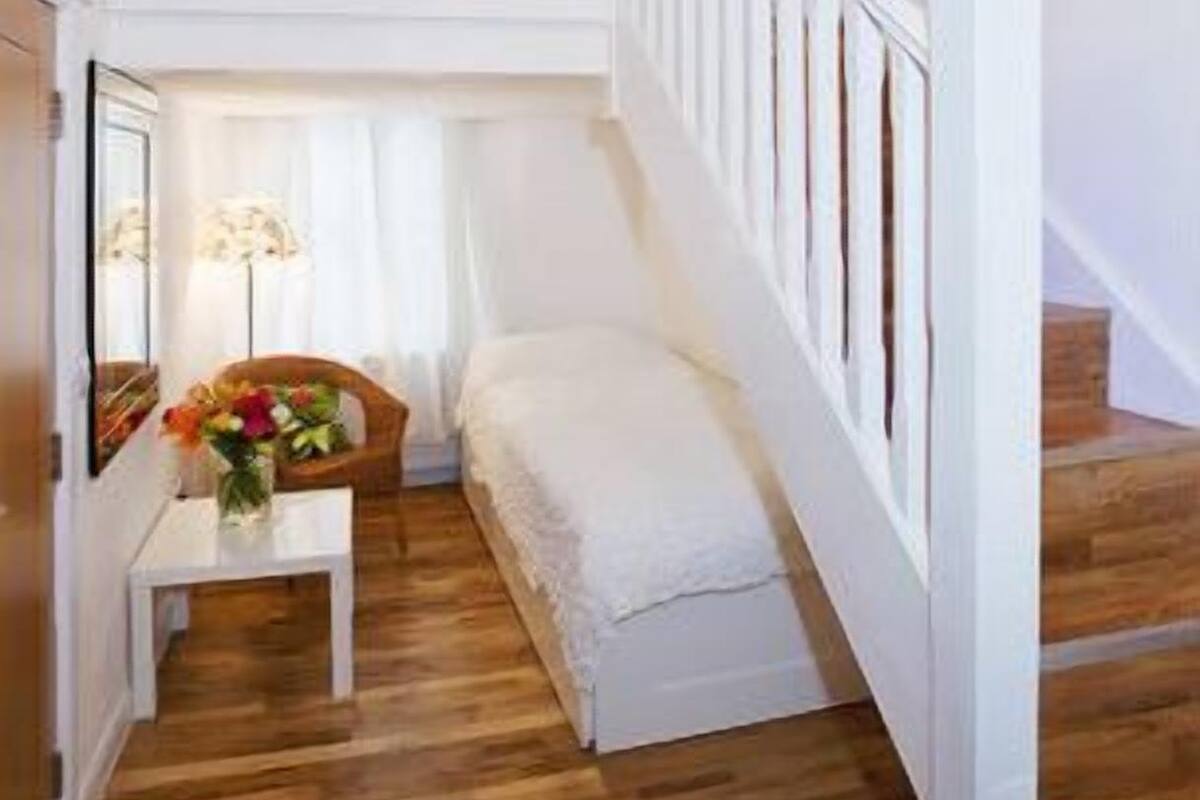 Double or Twin Room | Desk, WiFi (free), bed sheets