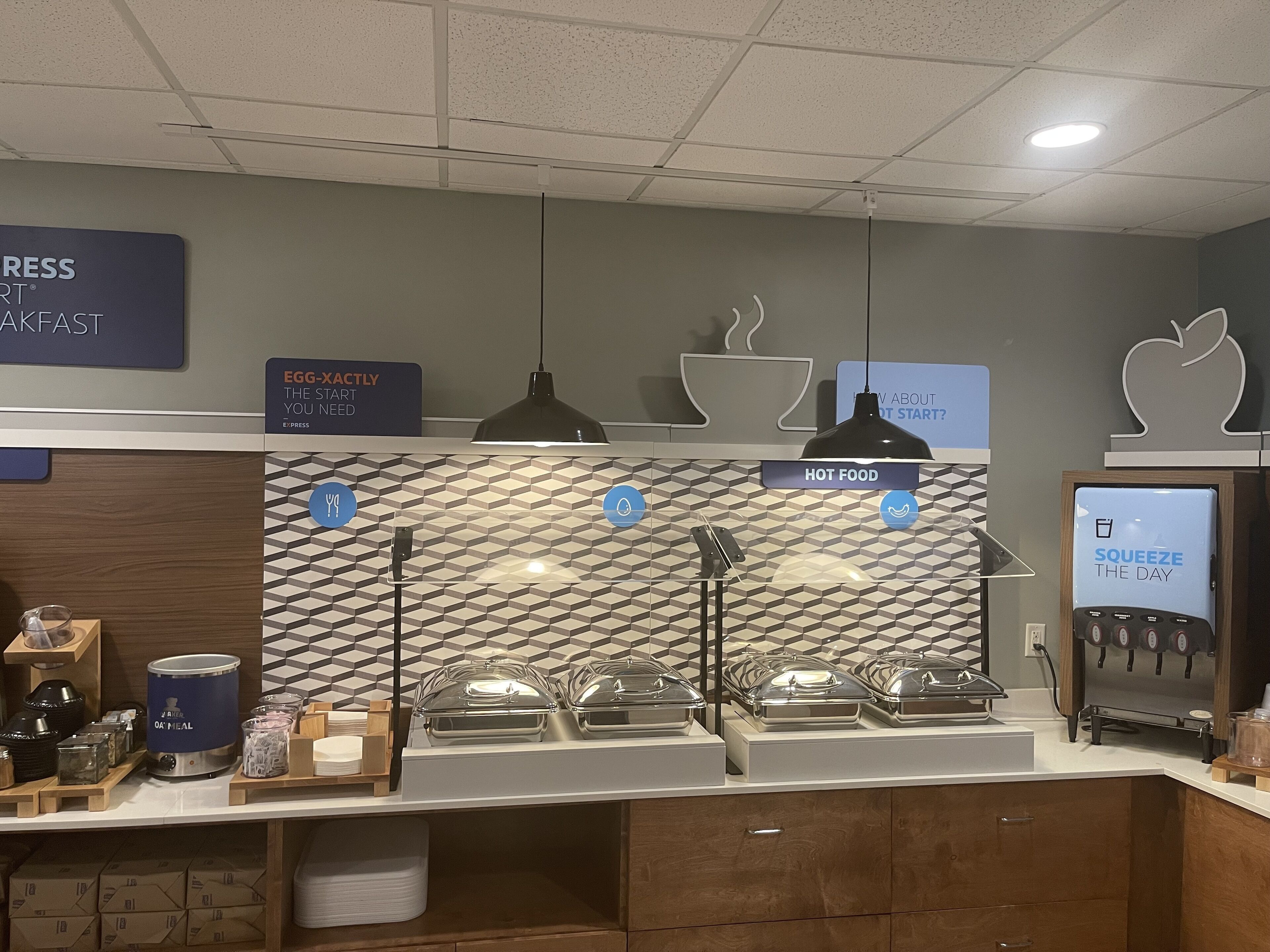 Free daily buffet breakfast 