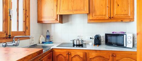 Apartment, 2 Bedrooms, Terrace | Private kitchen